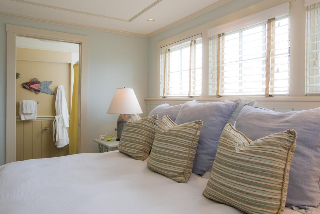 Vineyard Square Hotel And Suites Эдгартаун Номер фото